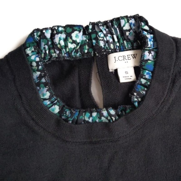 Beautiful J.Crew Small Ladies Floral Ruffle Trim Crew Neck Sweater Top Black - Picture 2 of 4